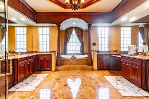 House in Boynton Beach, Florida 6 bedrooms, 500.09 sq.m. № 2010564 - photo 26