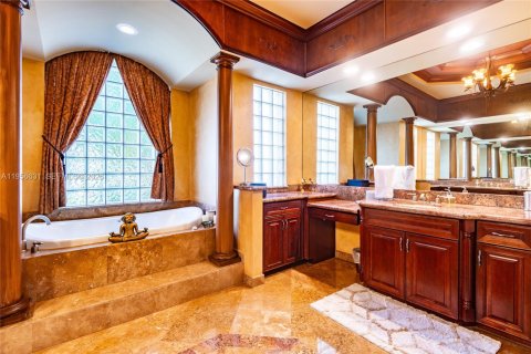 House in Boynton Beach, Florida 6 bedrooms, 500.09 sq.m. № 2010564 - photo 30