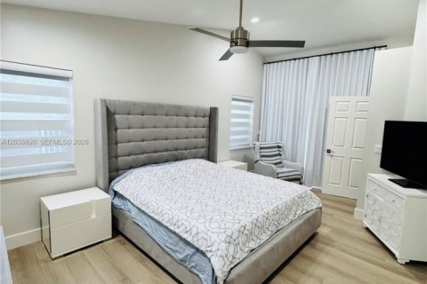 Casa en venta en Hollywood, Florida, 4 dormitorios, 131.92 m2 № 2183368 - foto 8