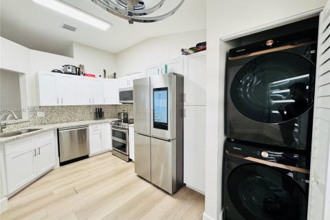 Casa en venta en Hollywood, Florida, 4 dormitorios, 131.92 m2 № 2183368 - foto 4