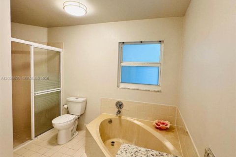 Casa en venta en Hollywood, Florida, 4 dormitorios, 131.92 m2 № 2183368 - foto 10