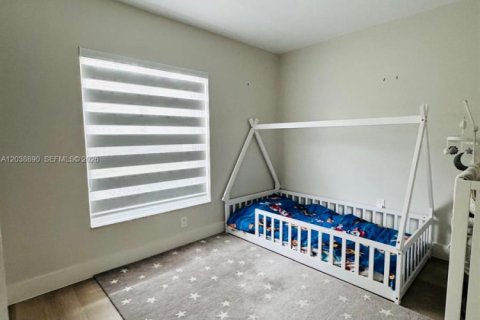 Casa en venta en Hollywood, Florida, 4 dormitorios, 131.92 m2 № 2183368 - foto 12