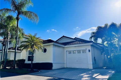 House in Hollywood, Florida 4 bedrooms, 131.92 sq.m. № 2183368