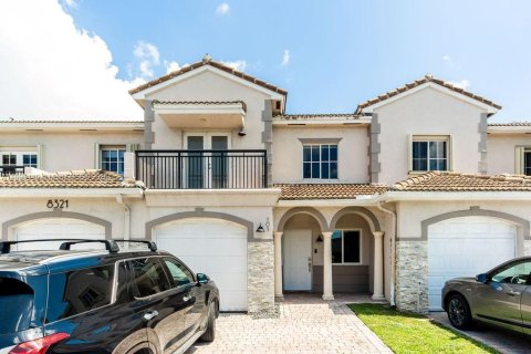 Condo in Miami, Florida, 4 bedrooms  № 1948073 - photo 1