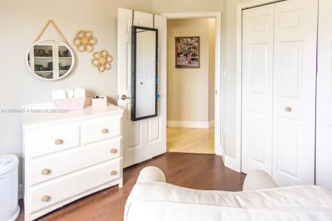Condo in Miami, Florida, 4 bedrooms  № 1948073 - photo 19