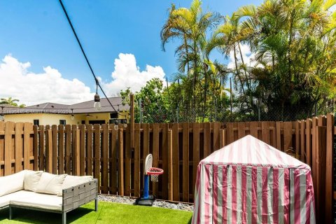 Condo in Miami, Florida, 4 bedrooms  № 1948073 - photo 29