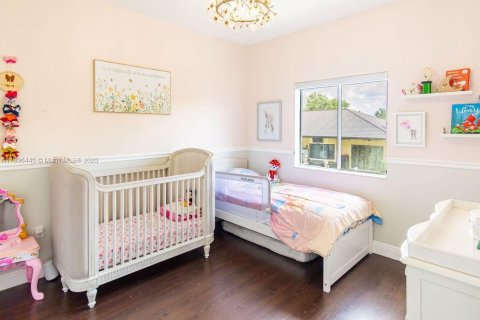 Condo in Miami, Florida, 4 bedrooms  № 1948073 - photo 13