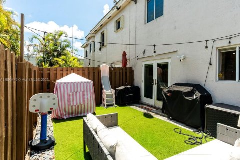 Condo in Miami, Florida, 4 bedrooms  № 1948073 - photo 30