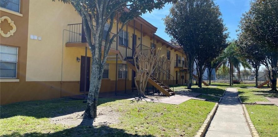 Condo in Orlando, Florida, 4 bedrooms № 1878059