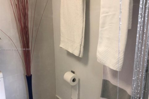 Condominio en venta en Coconut Creek, Florida, 2 dormitorios, 89.37 m2 № 2012449 - foto 11