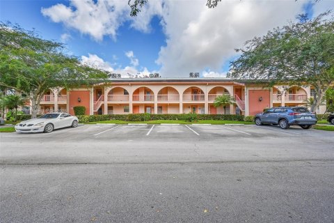 Condominio en venta en Coconut Creek, Florida, 2 dormitorios, 89.37 m2 № 2012449 - foto 18