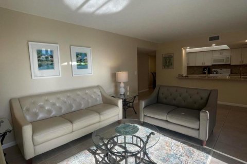 Condo in Delray Beach, Florida, 2 bedrooms  № 2086542 - photo 9