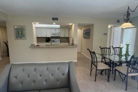 Condo in Delray Beach, Florida, 2 bedrooms  № 2086542 - photo 8