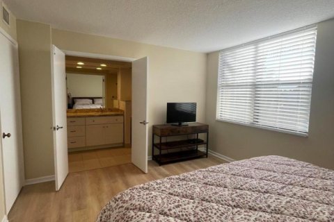 Condo in Delray Beach, Florida, 2 bedrooms  № 2086542 - photo 24