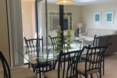 Condo in Delray Beach, Florida, 2 bedrooms  № 2086542 - photo 11