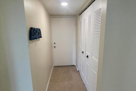 Condo in Delray Beach, Florida, 2 bedrooms  № 2086542 - photo 14