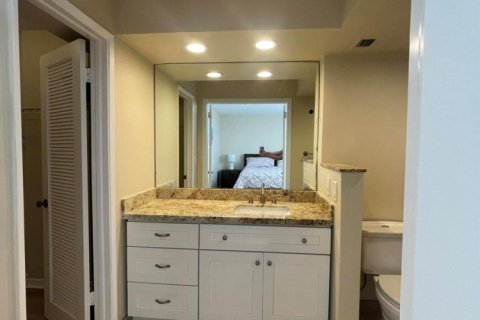 Condo in Delray Beach, Florida, 2 bedrooms  № 2086542 - photo 22