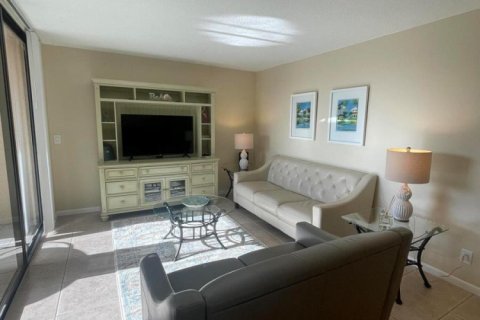 Condo in Delray Beach, Florida, 2 bedrooms  № 2086542 - photo 13