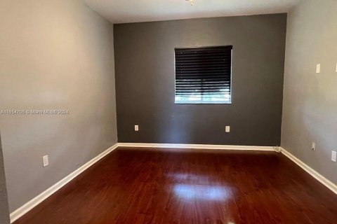 Townhouse in Tamarac, Florida 3 bedrooms, 130.43 sq.m. № 1864069 - photo 14