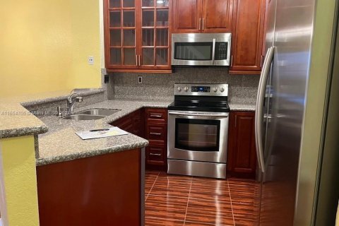 Townhouse in Tamarac, Florida 3 bedrooms, 130.43 sq.m. № 1864069 - photo 7