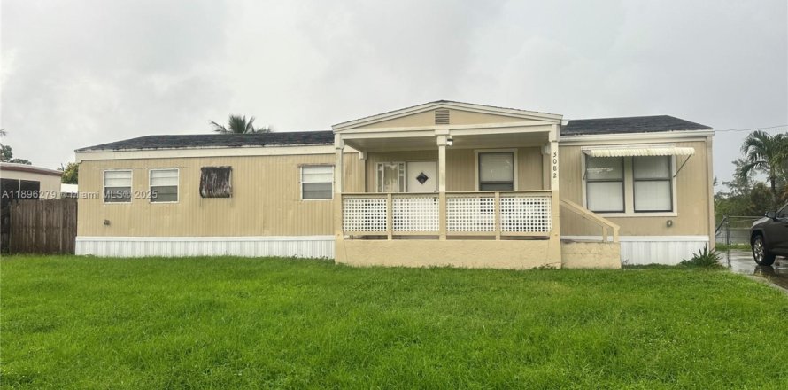 Квартира в Уэст-Палм-Бич, Флорида 4 спальни, 124.86м2 № 1948608