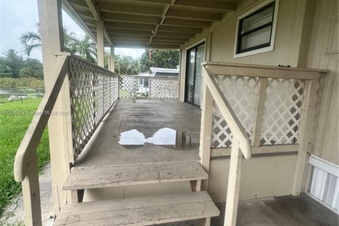 Снять в аренду квартиру в Уэст-Палм-Бич, Флорида 4 спальни, 124.86м2, № 1948608 - фото 19