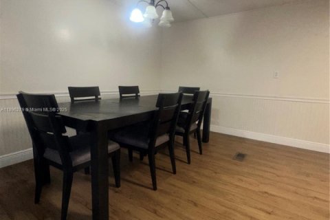 Снять в аренду квартиру в Уэст-Палм-Бич, Флорида 4 спальни, 124.86м2, № 1948608 - фото 12