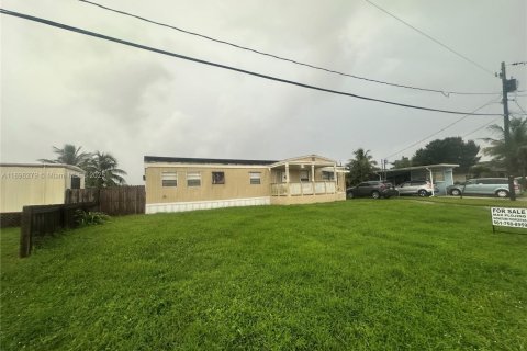 Снять в аренду квартиру в Уэст-Палм-Бич, Флорида 4 спальни, 124.86м2, № 1948608 - фото 24