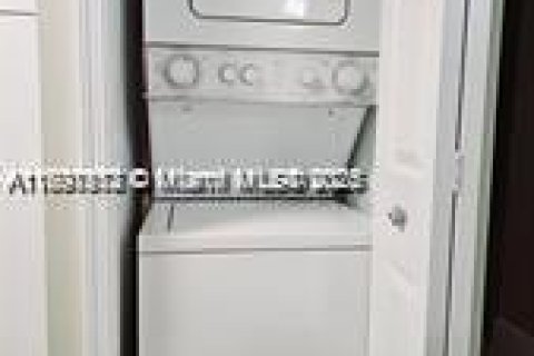 Casa en venta en Miami, Florida, 2 dormitorios, 88.44 m2 № 1686172 - foto 9