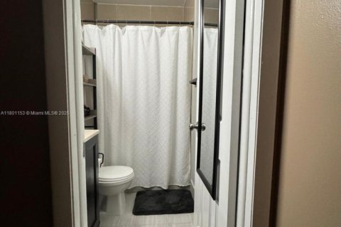 Casa en venta en Miami, Florida, 2 dormitorios, 88.44 m2 № 1686172 - foto 12