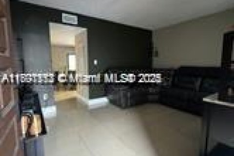 Casa en venta en Miami, Florida, 2 dormitorios, 88.44 m2 № 1686172 - foto 5