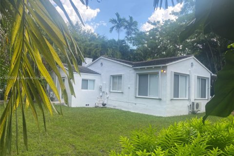 Villa ou maison à louer à Miami Springs, Floride: 2 chambres, 115.94 m2 № 1966369 - photo 8