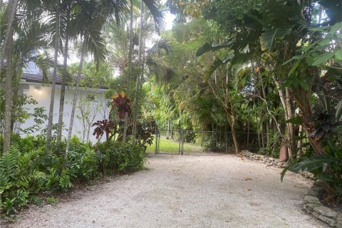 Villa ou maison à louer à Miami Springs, Floride: 2 chambres, 115.94 m2 № 1966369 - photo 5