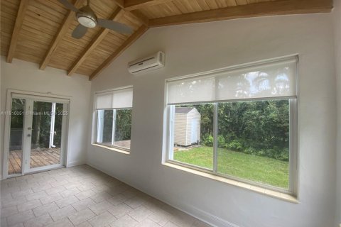 Villa ou maison à louer à Miami Springs, Floride: 2 chambres, 115.94 m2 № 1966369 - photo 30