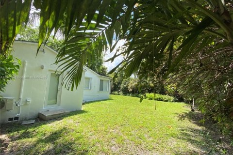Villa ou maison à louer à Miami Springs, Floride: 2 chambres, 115.94 m2 № 1966369 - photo 16