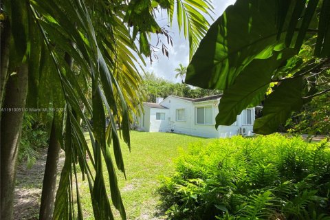 Villa ou maison à louer à Miami Springs, Floride: 2 chambres, 115.94 m2 № 1966369 - photo 15