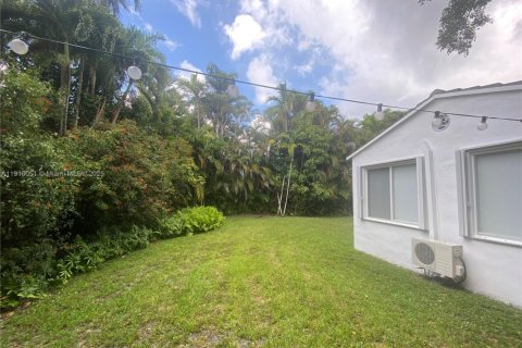 Villa ou maison à louer à Miami Springs, Floride: 2 chambres, 115.94 m2 № 1966369 - photo 7