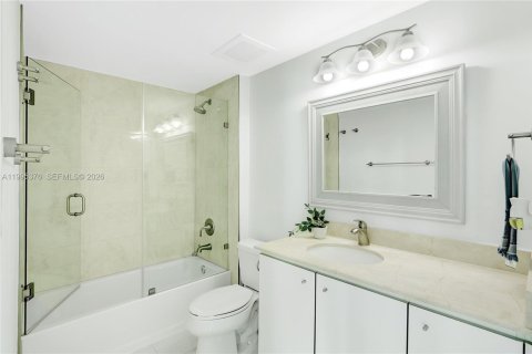 Condo in Miami, Florida, 1 bedroom № 2255964 - photo 11