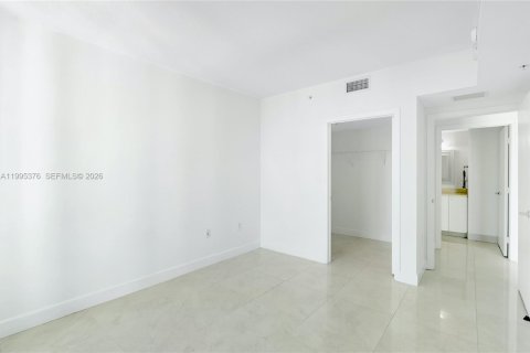 Condo in Miami, Florida, 1 bedroom № 2255964 - photo 9