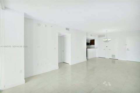 Condo in Miami, Florida, 1 bedroom № 2255964 - photo 6