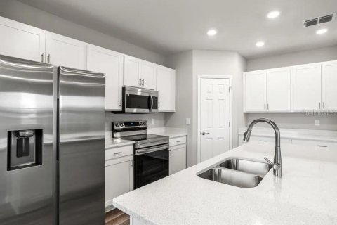 Casa en venta en Winter Haven, Florida, 4 dormitorios, 185.43 m2 № 1513462 - foto 3