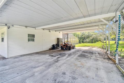 House in Dade City, Florida 3 bedrooms, 134.06 sq.m. № 2135409 - photo 9