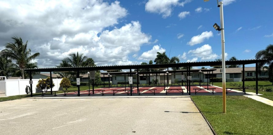 House in West Palm Beach, Florida 1 bedroom, 56.86 sq.m. № 1217268