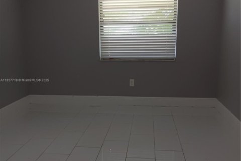 Condominio en alquiler en Tamarac, Florida, 2 dormitorios, 71.53 m2 № 1881890 - foto 13