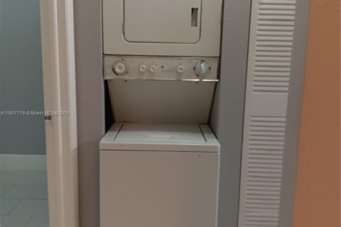 Condominio en alquiler en Tamarac, Florida, 2 dormitorios, 71.53 m2 № 1881890 - foto 23