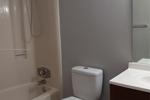 Condominio en alquiler en Tamarac, Florida, 2 dormitorios, 71.53 m2 № 1881890 - foto 24