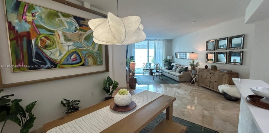 Condo in Miami, Florida, 2 bedrooms № 1888948