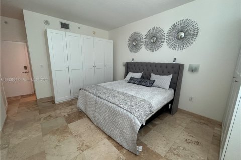 Condo in Miami, Florida, 2 bedrooms  № 1888948 - photo 29