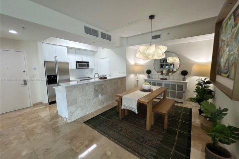 Condo in Miami, Florida, 2 bedrooms  № 1888948 - photo 15