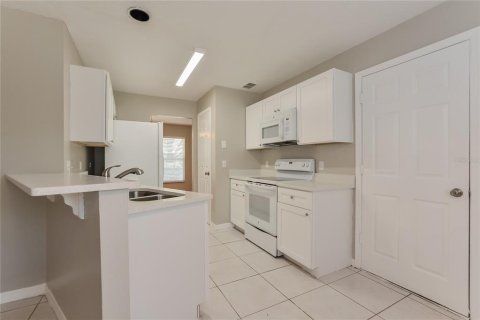 House in Eustis, Florida 3 bedrooms, 175.03 sq.m. № 1913901 - photo 6